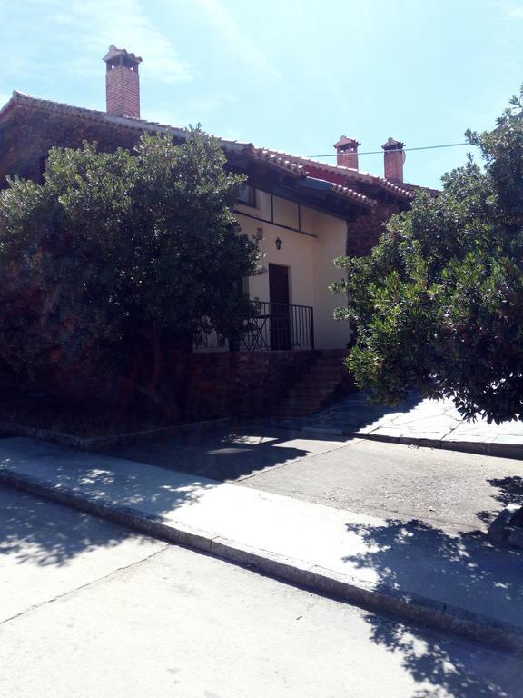 El Egio Cervera de Buitrago Exterior foto